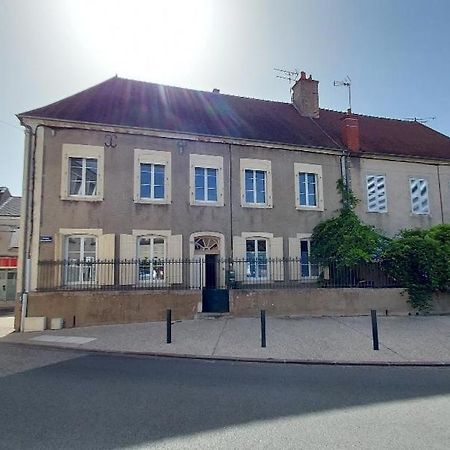 Les Gites Du Chateau Châteaumeillant Kültér fotó