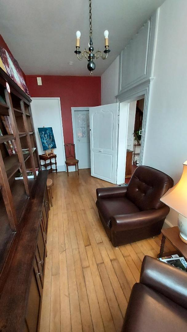Les Gites Du Chateau Châteaumeillant Kültér fotó